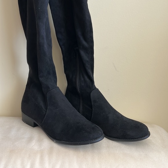 AE Over-the-Knee Boots - Picture 4 of 6